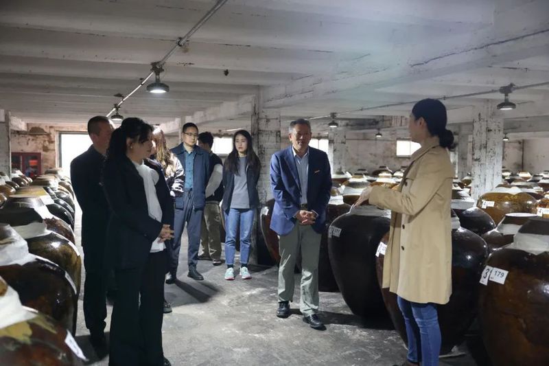 专家团调研茅酒之源 (4).JPG 专家团调研茅酒之源 (4).JPG