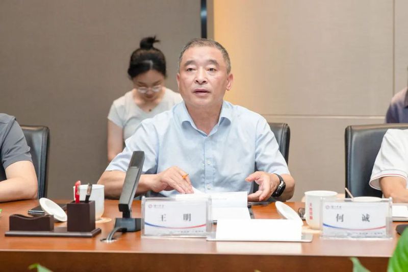 2.王明总讲话.jpg