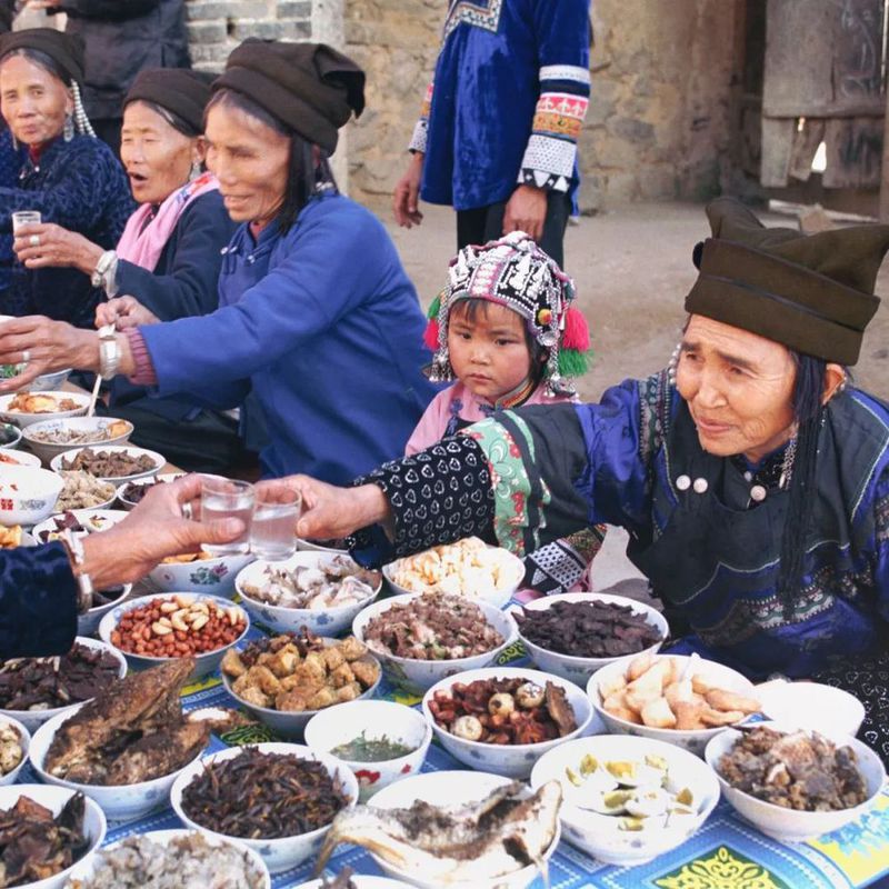 VCG211354717667 甘肃省酒泉市瓜州县瓜洲古城(锁阳城)地面生长的锁阳 剪裁.jpg 图片