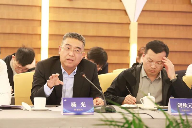 2025年3月23日,茅台集团保健酒业公司2025年聚商融媒恳谈会在成都召开,咨询机构杨光作分享 ( 2025年3月23日,茅台集团保健酒业公司2025年聚商融媒恳谈会在成都召开,咨询机构杨光作分享 (