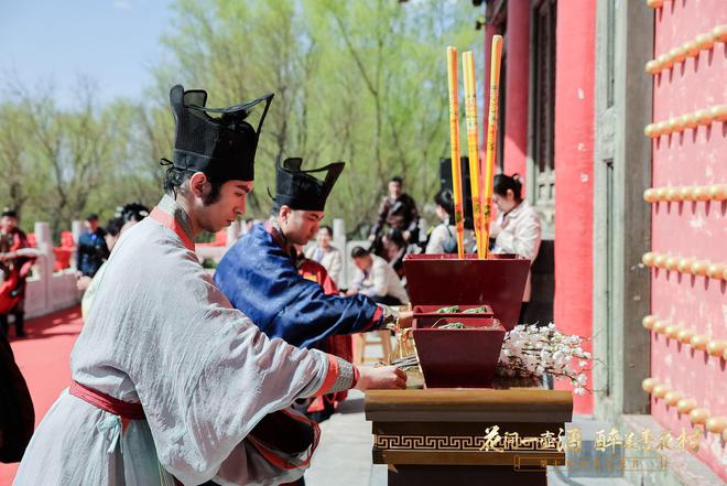 以“杏花”之名 作“诗酒”文章  第七届汾酒杏花节盛大启幕