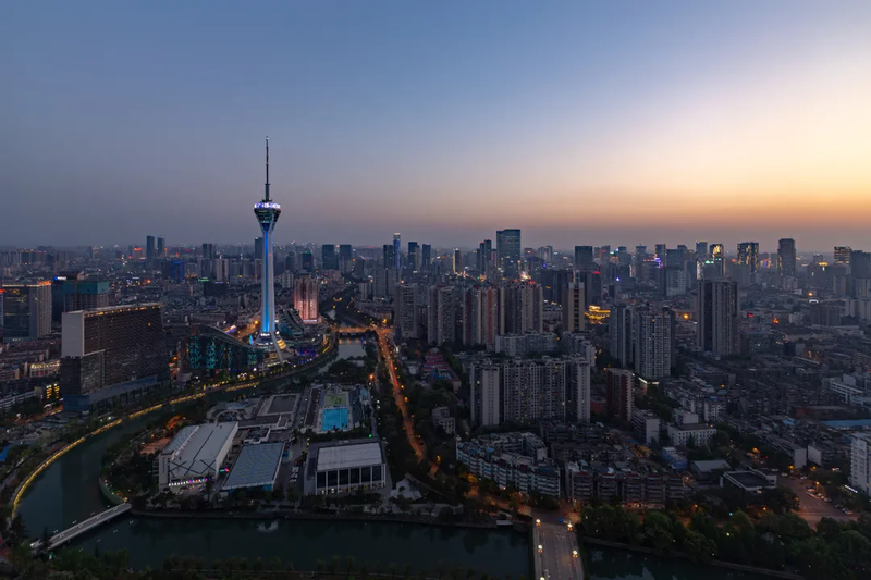 摄图网_501236263_成都市成华区猛追湾街道日落天际线(非企业商用).jpg 图片