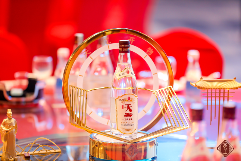 青酌奖加身,四特天工1988何以迅速成为白酒新品中的“黑马”