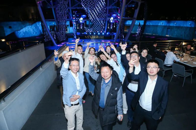 图8 -2经销商或消费者在庄园 拷贝.jpg 图片