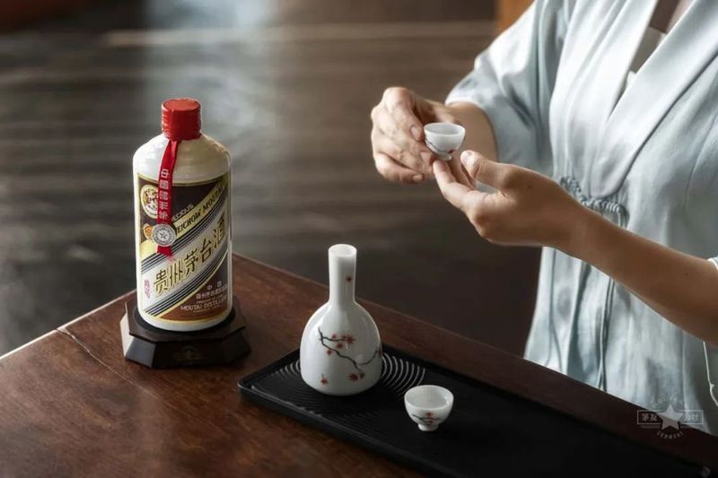 1980-1982年“金轮牌”茅台在北京保利秋拍中拍出42万