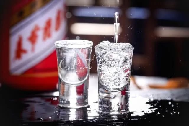 白酒板块集体走强 多家酒企提价或停货