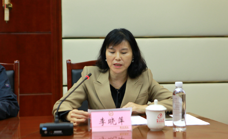 高洲酒业副总经理李晓萍介绍企业情况高洲酒业董事长杨永祥表示:高洲